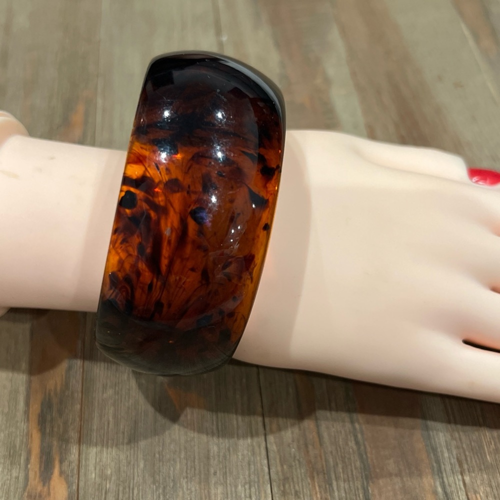Vintage Retro Lucite Root Beer Swirl Bangle Bracelet